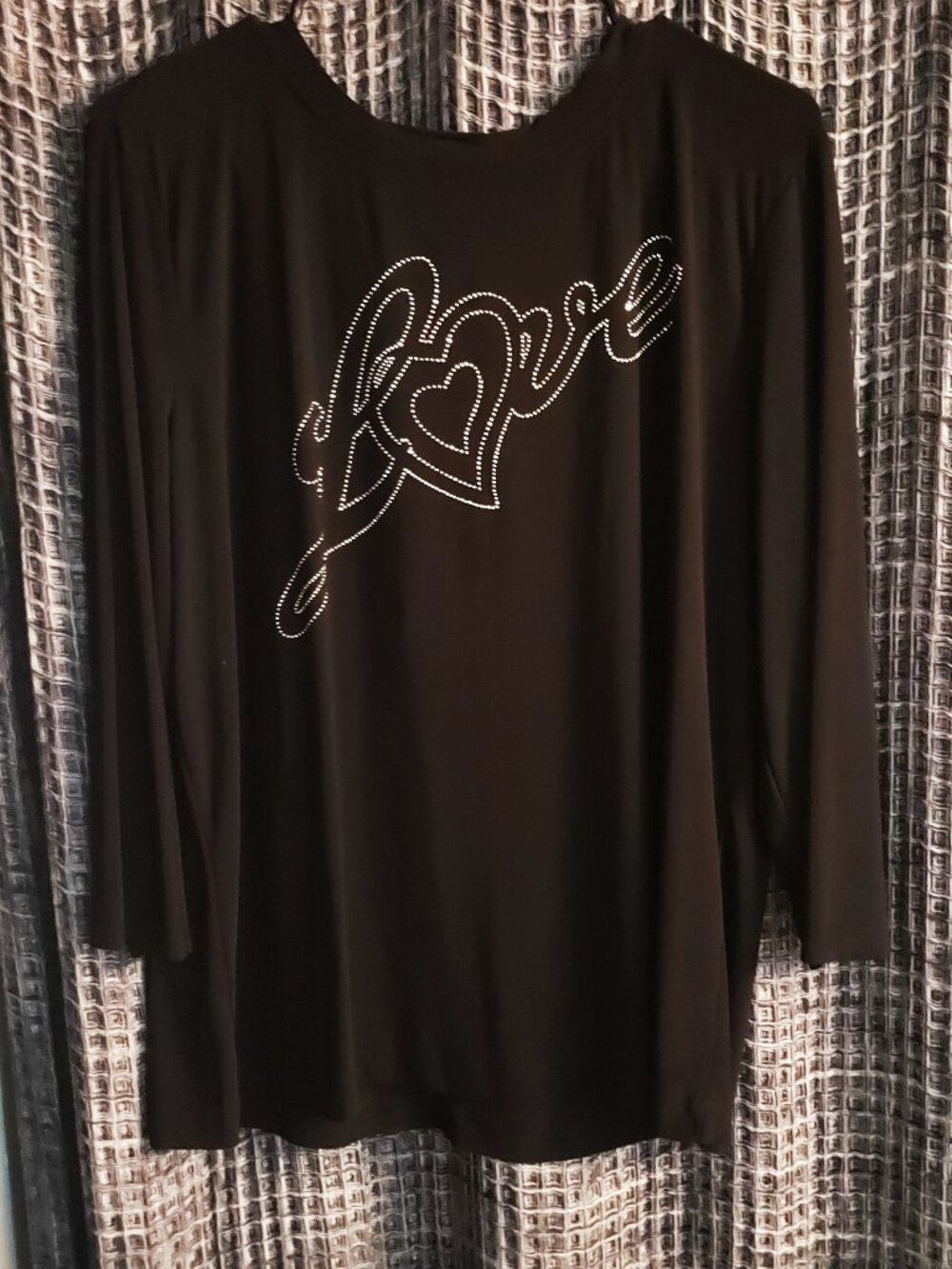 AVA AND GRACE DRI FIT LONGSLEEVE TOP BLACK.